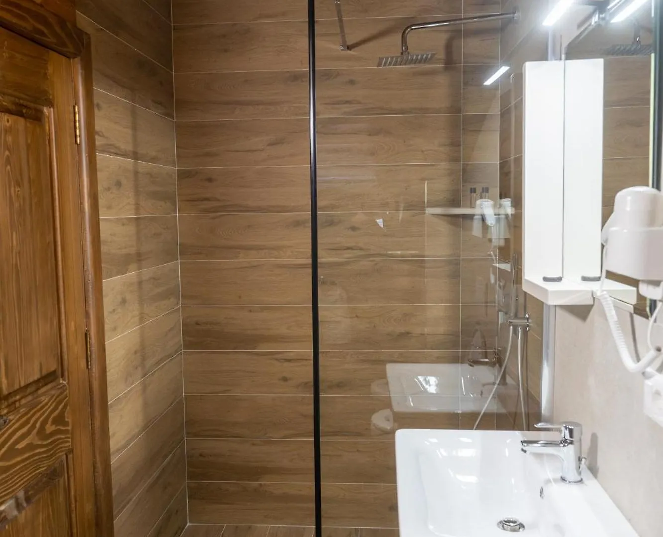Hotel Kapllani Berat 3*,  Albania