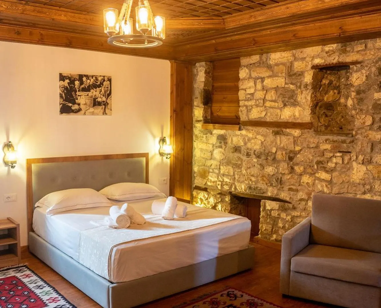 ***  Hotel Kapllani Berat Albanie