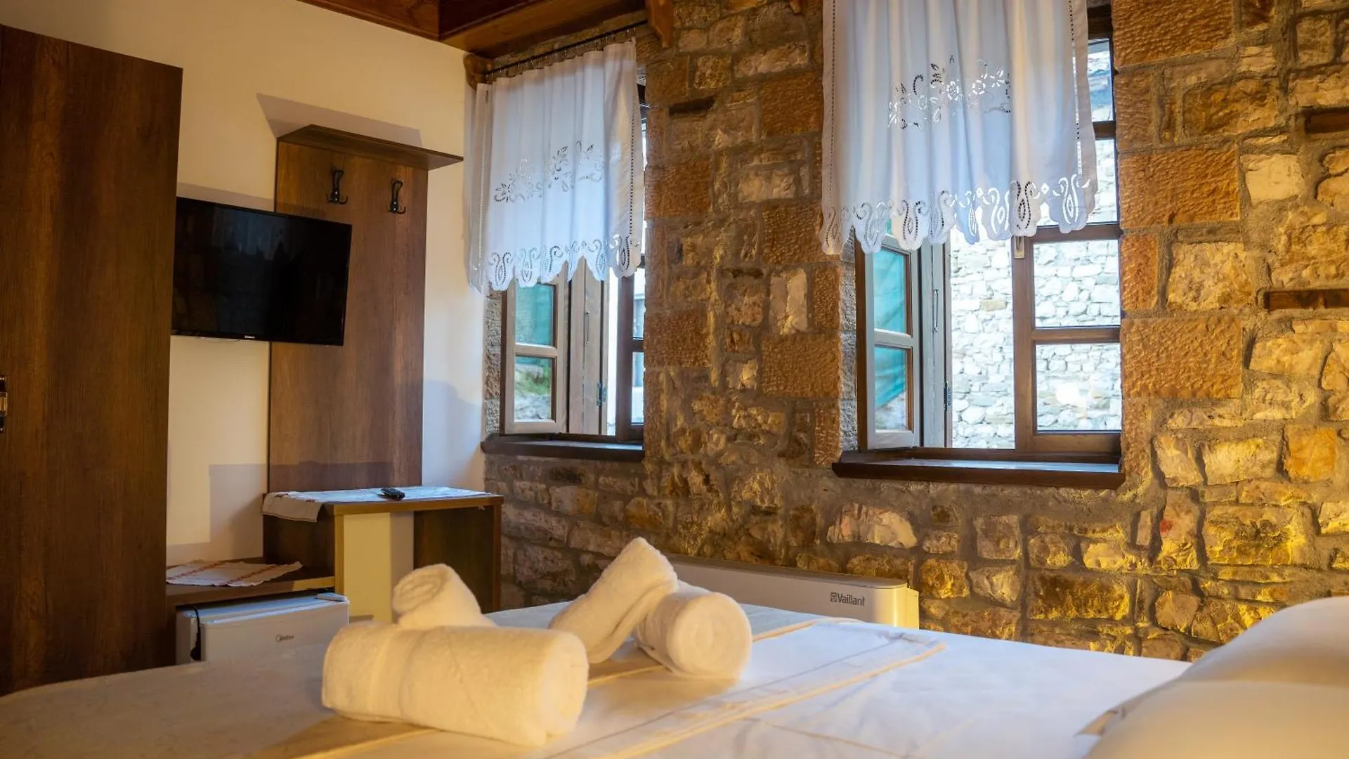 ***  Hotel Kapllani Berat Albania